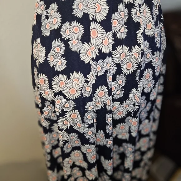 Womans Blue Floral Print Knee Length Skirt Size 8 - Picture 8 of 10
